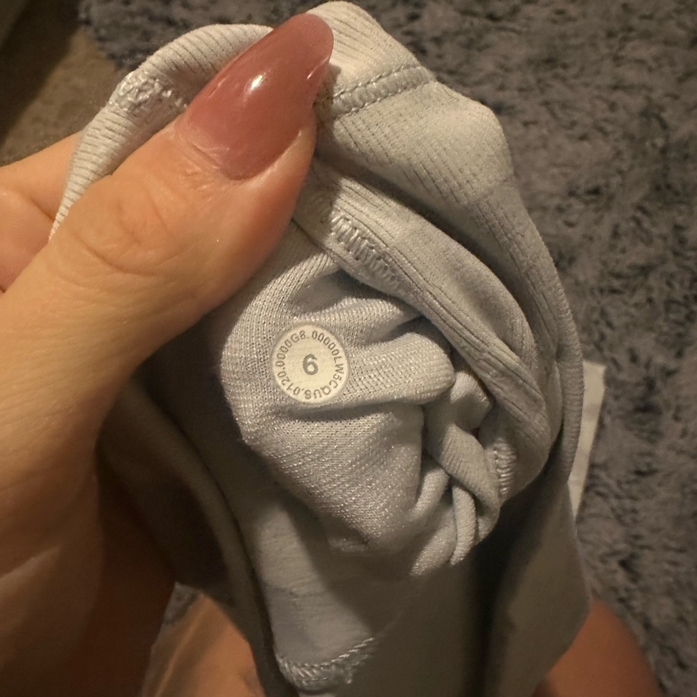 Lululemon legging - Picture 2 of 3